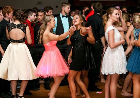 What Is Homecoming Dance in High School: A Multi-Faceted Exploration