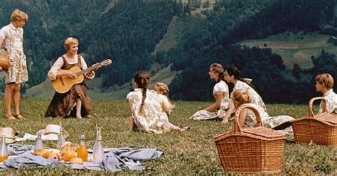 Why Is the Sound of Music a Christmas Movie: A Detailed Analysis